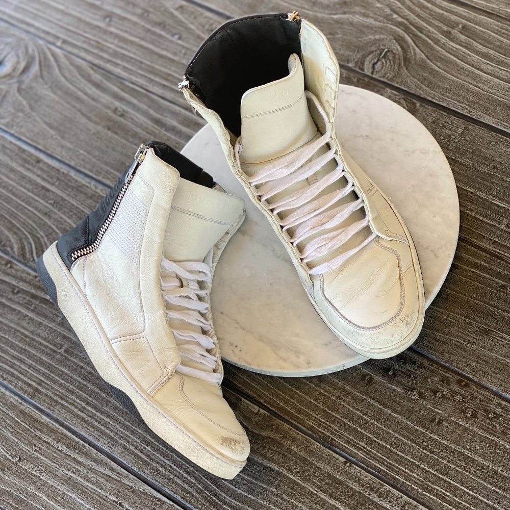 Men's Gucci Black/White Zip Up Hightop Sneakers - Picture 2 of 8